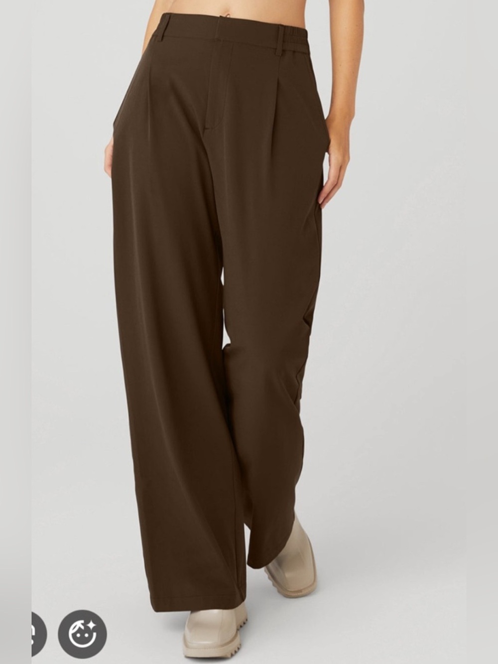 NEW ALO women’s Pursuit Trouser, beige , size brown/espresso, great condition